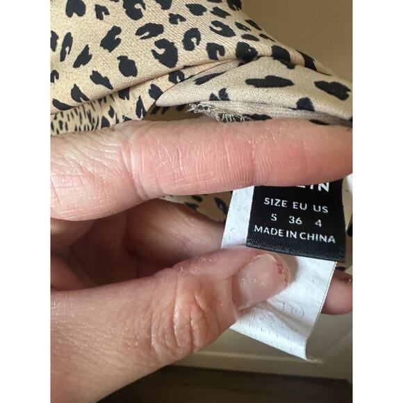 Shein Women's Small Tan Black Leopard V-Neck Petal Short Sleeve Top - Picture 6 of 6